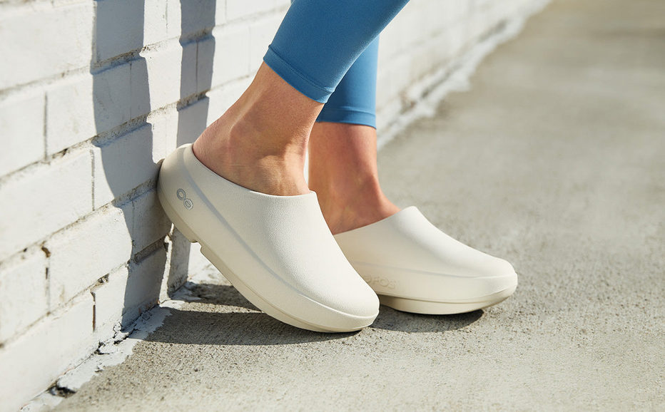 Men's OOcloog PLUS | Chalk – oofos.com.au