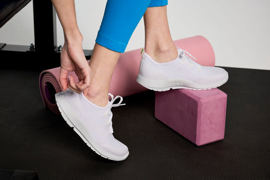 Women's OOmg Sport Lace Shoe - White